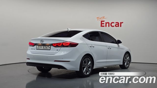 Hyundai AVANTE 2018 — photo 2
