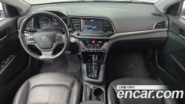 Hyundai AVANTE 2018 — photo 10