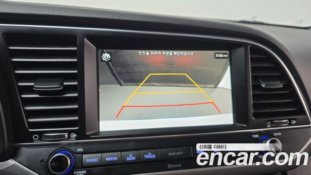 Hyundai AVANTE 2018 — photo 20