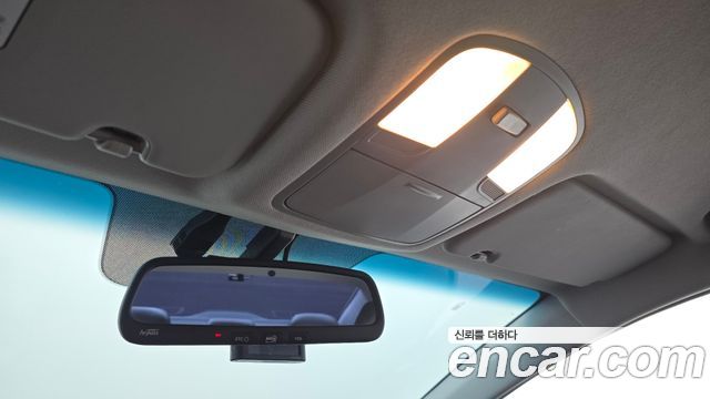 Hyundai AVANTE 2018 — photo 21