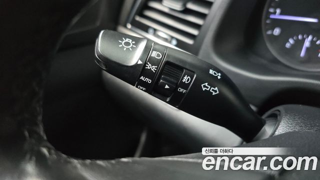 Hyundai AVANTE 2018 — photo 24