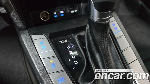 Hyundai AVANTE 2018 — photo 25