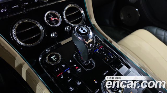 Bentley Continental 2020 — photo 12