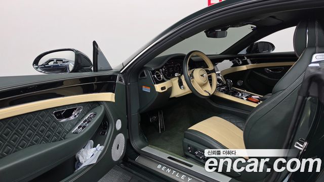Bentley Continental 2020 — photo 13