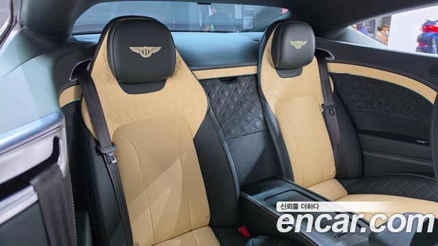 Bentley Continental 2020 — photo 17