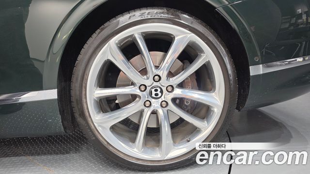 Bentley Continental 2020 — photo 7