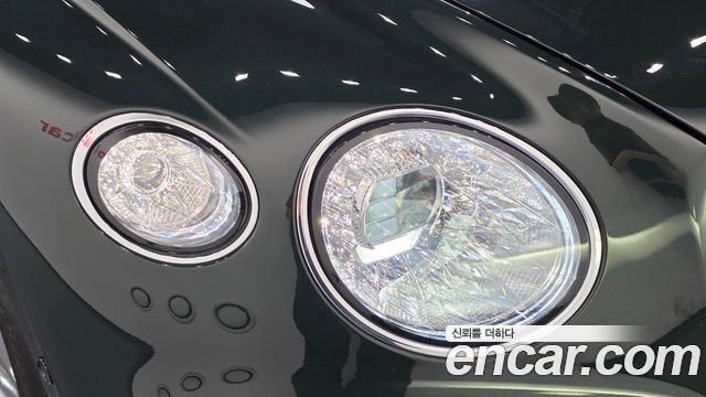 Bentley Continental 2020 — photo 8