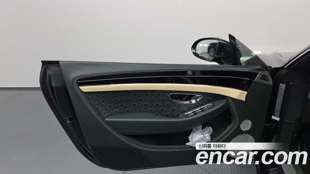 Bentley Continental 2020 — photo 14