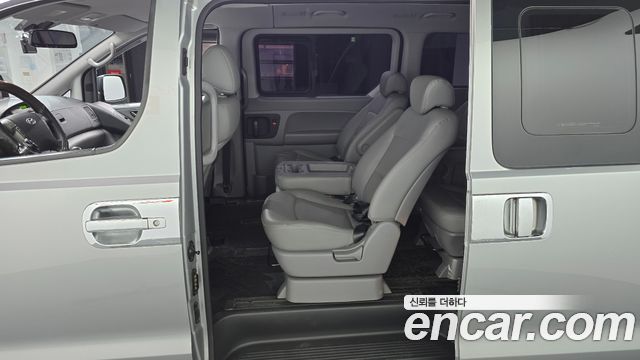 Hyundai Starex 2014 — photo 11