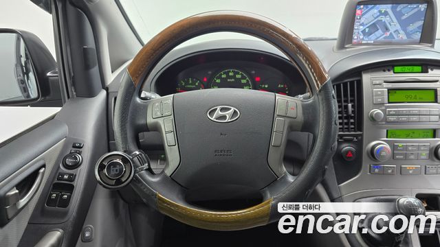 Hyundai Starex 2014 — photo 13