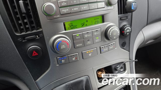 Hyundai Starex 2014 — photo 15