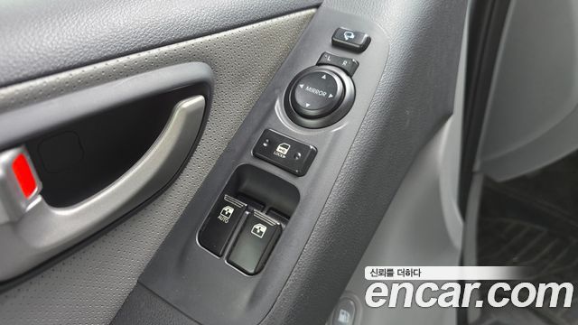 Hyundai Starex 2014 — photo 19