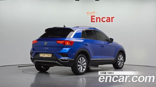 Volkswagen T-Roc 2021 — photo 2