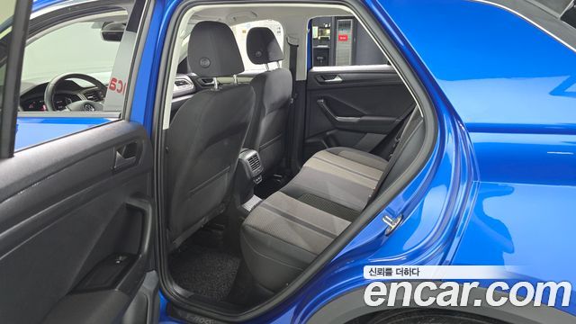 Volkswagen T-Roc 2021 — photo 17