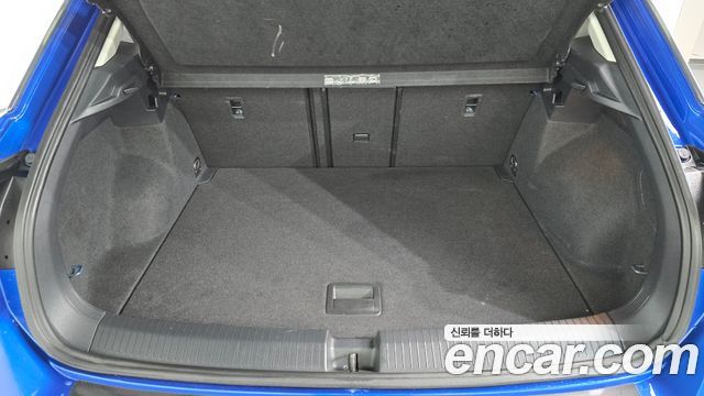 Volkswagen T-Roc 2021 — photo 20
