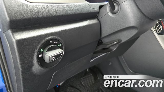 Volkswagen T-Roc 2021 — photo 23