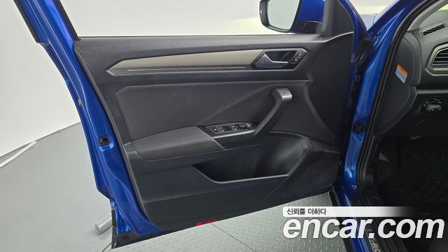 Volkswagen T-Roc 2021 — photo 14