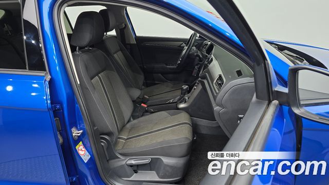 Volkswagen T-Roc 2021 — photo 16