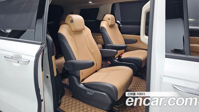 Kia Canival 2023 — photo 17