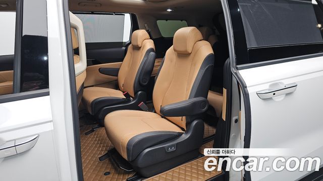 Kia Canival 2023 — photo 18