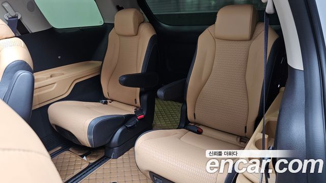 Kia Canival 2023 — photo 19