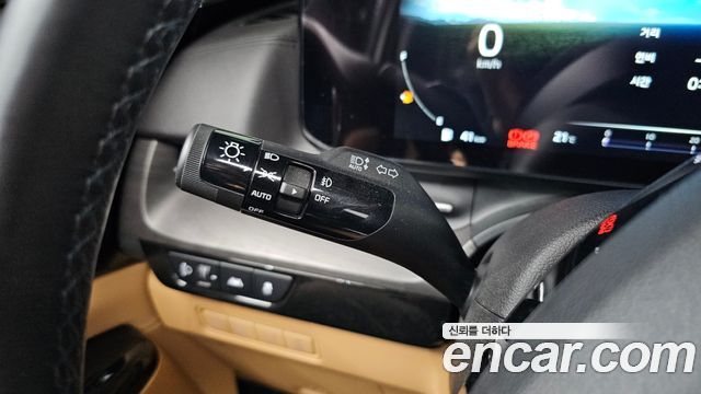 Kia Canival 2023 — photo 24