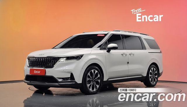 Kia Canival 2023 — photo 1