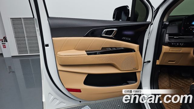 Kia Canival 2023 — photo 14