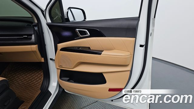Kia Canival 2023 — photo 15