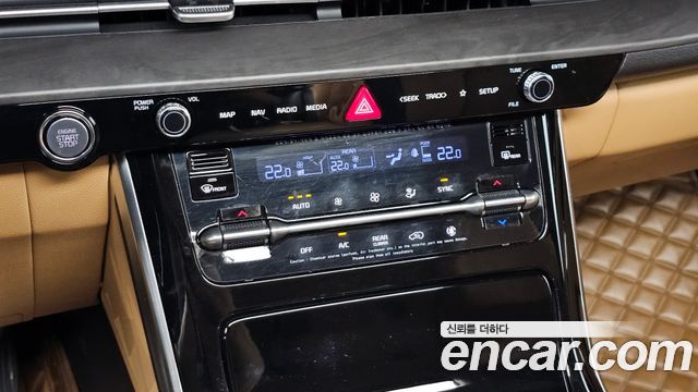 Kia Canival 2023 — photo 28