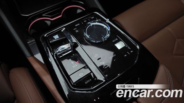 BMW 5-Series 2025 — photo 12