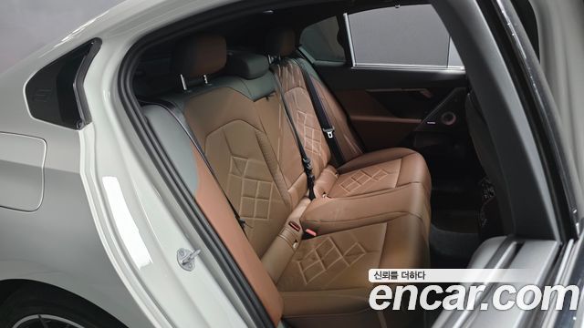 BMW 5-Series 2025 — photo 17