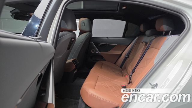 BMW 5-Series 2025 — photo 18