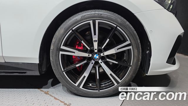BMW 5-Series 2025 — photo 7
