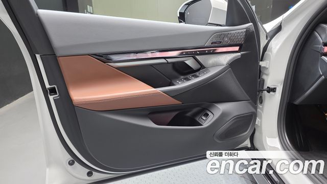 BMW 5-Series 2025 — photo 14