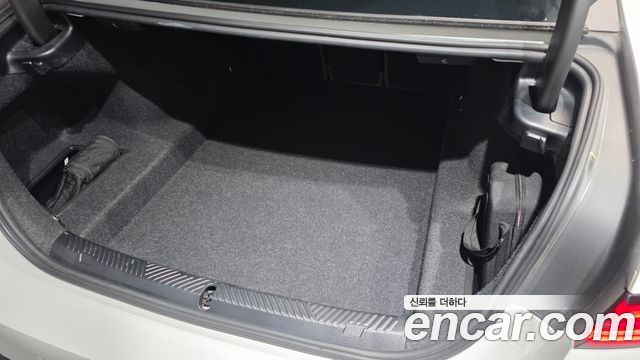 BMW 5-Series 2025 — photo 31