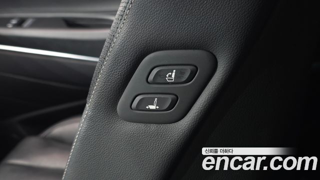 Genesis GV80 2022 — photo 35
