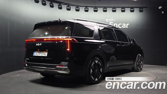 Kia Canival 2025 — photo 2