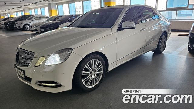 Mercedes-Benz E-Class 2013 — photo 1