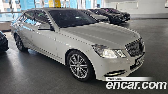 Mercedes-Benz E-Class 2013 — photo 3