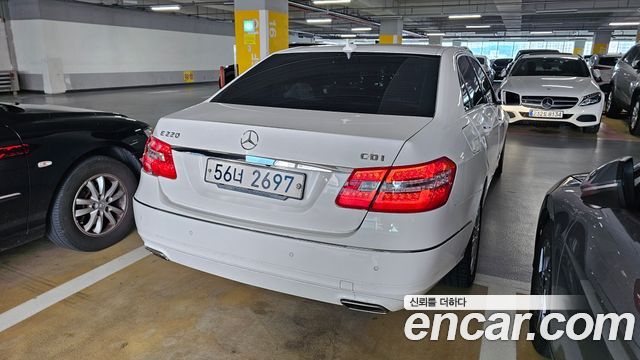 Mercedes-Benz E-Class 2013 — photo 4