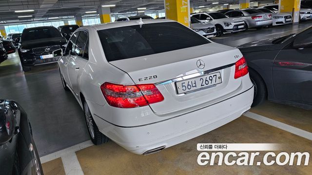 Mercedes-Benz E-Class 2013 — photo 5