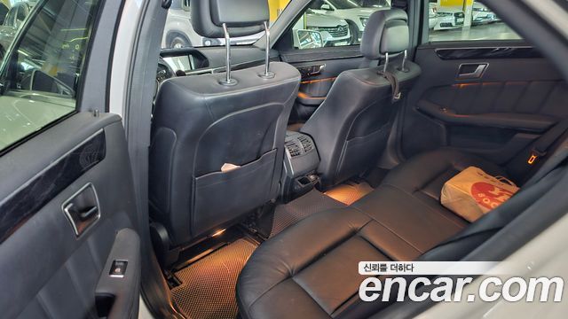 Mercedes-Benz E-Class 2013 — photo 6