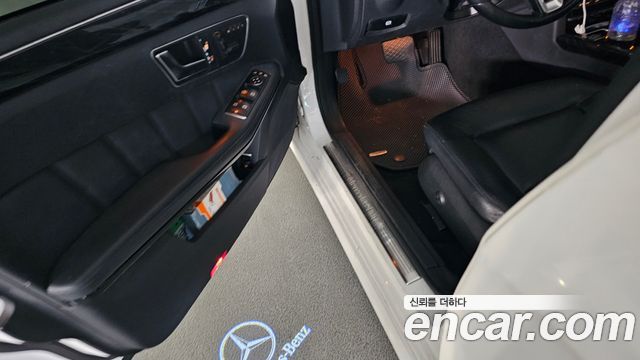 Mercedes-Benz E-Class 2013 — photo 7