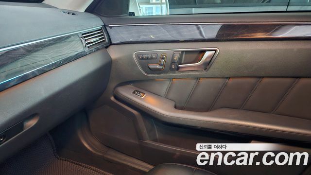 Mercedes-Benz E-Class 2013 — photo 9