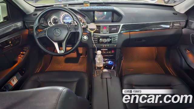 Mercedes-Benz E-Class 2013 — photo 10