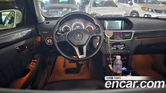 Mercedes-Benz E-Class 2013 — photo 11