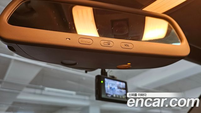 Mercedes-Benz E-Class 2013 — photo 17
