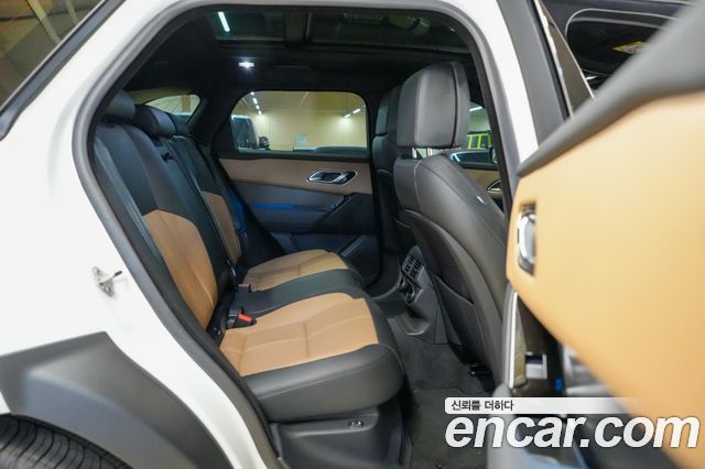 Land Rover Range Rover Velar 2025 — photo 13