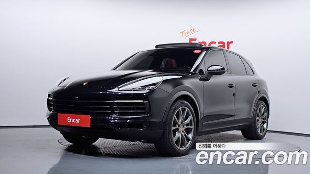 Porsche Cayenne 2021 — photo 1